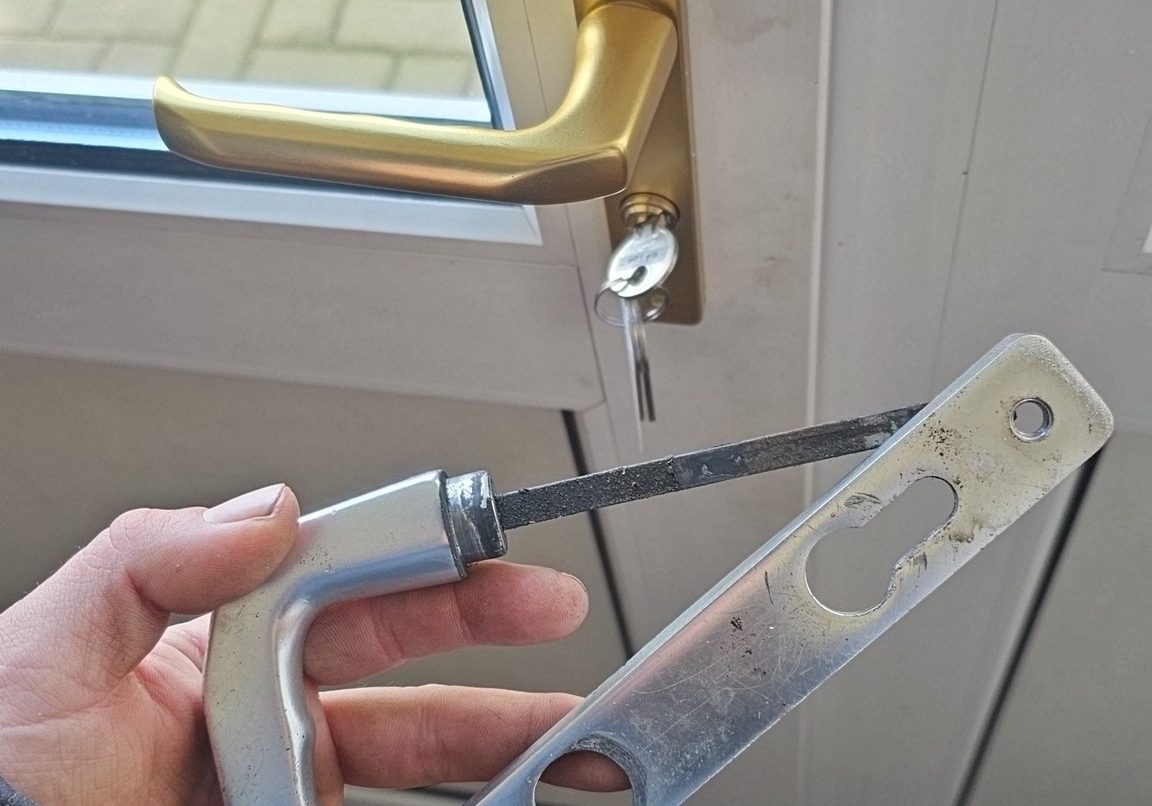 488006554_122113500206799006_5627399262157587664_n Metal door lock replacement in Cookstown